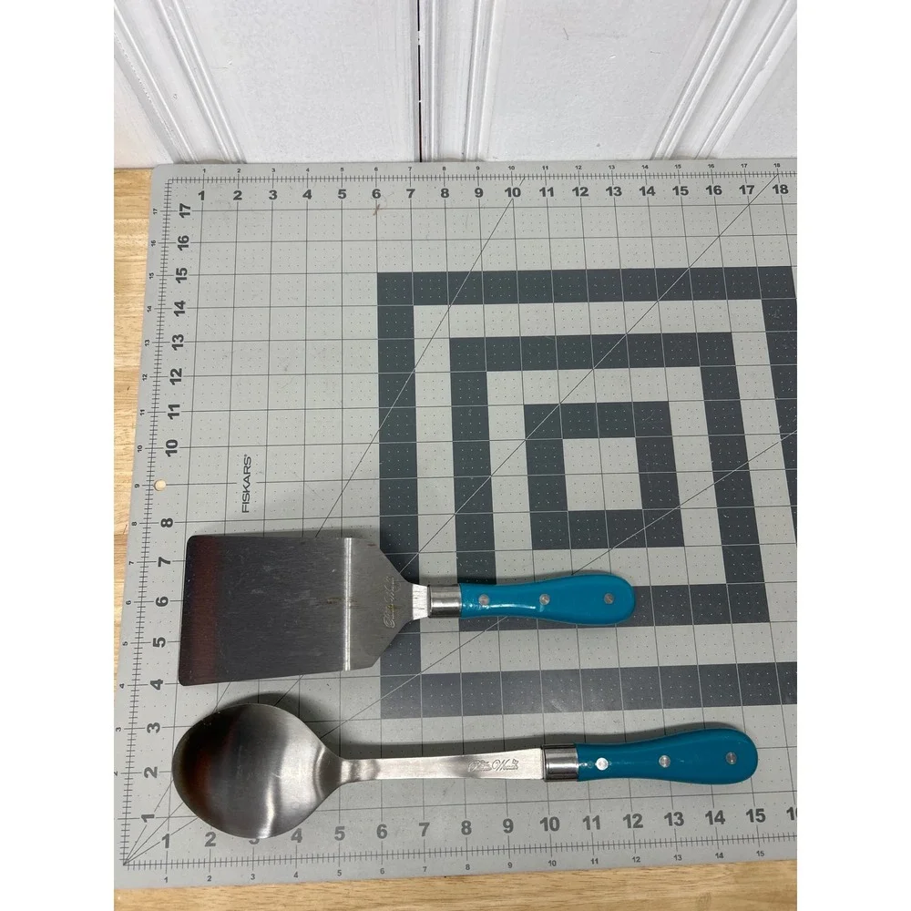 The Pioneer Woman measurements spatula